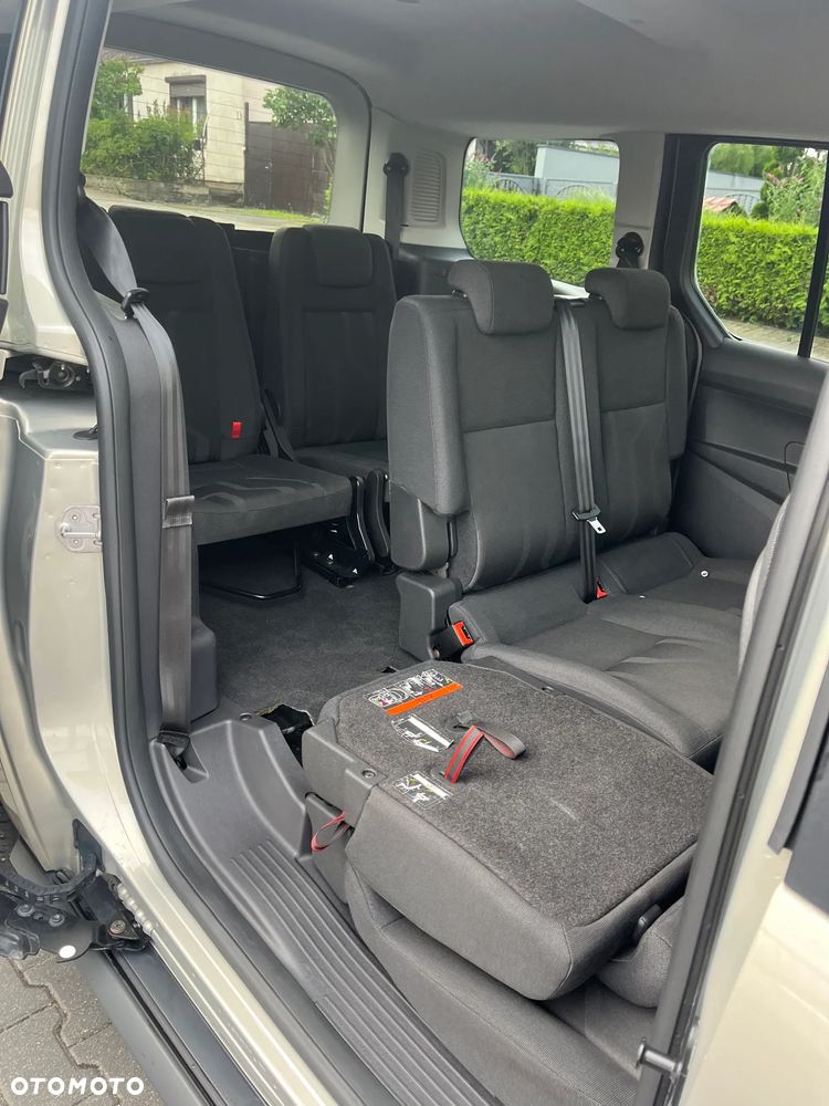 Ford Tourneo Connect - 12