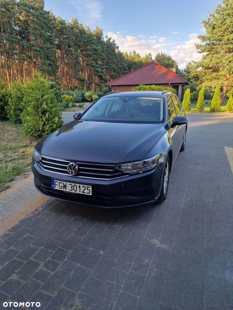 Volkswagen Passat 2.0 TDI SCR Trendline - 1
