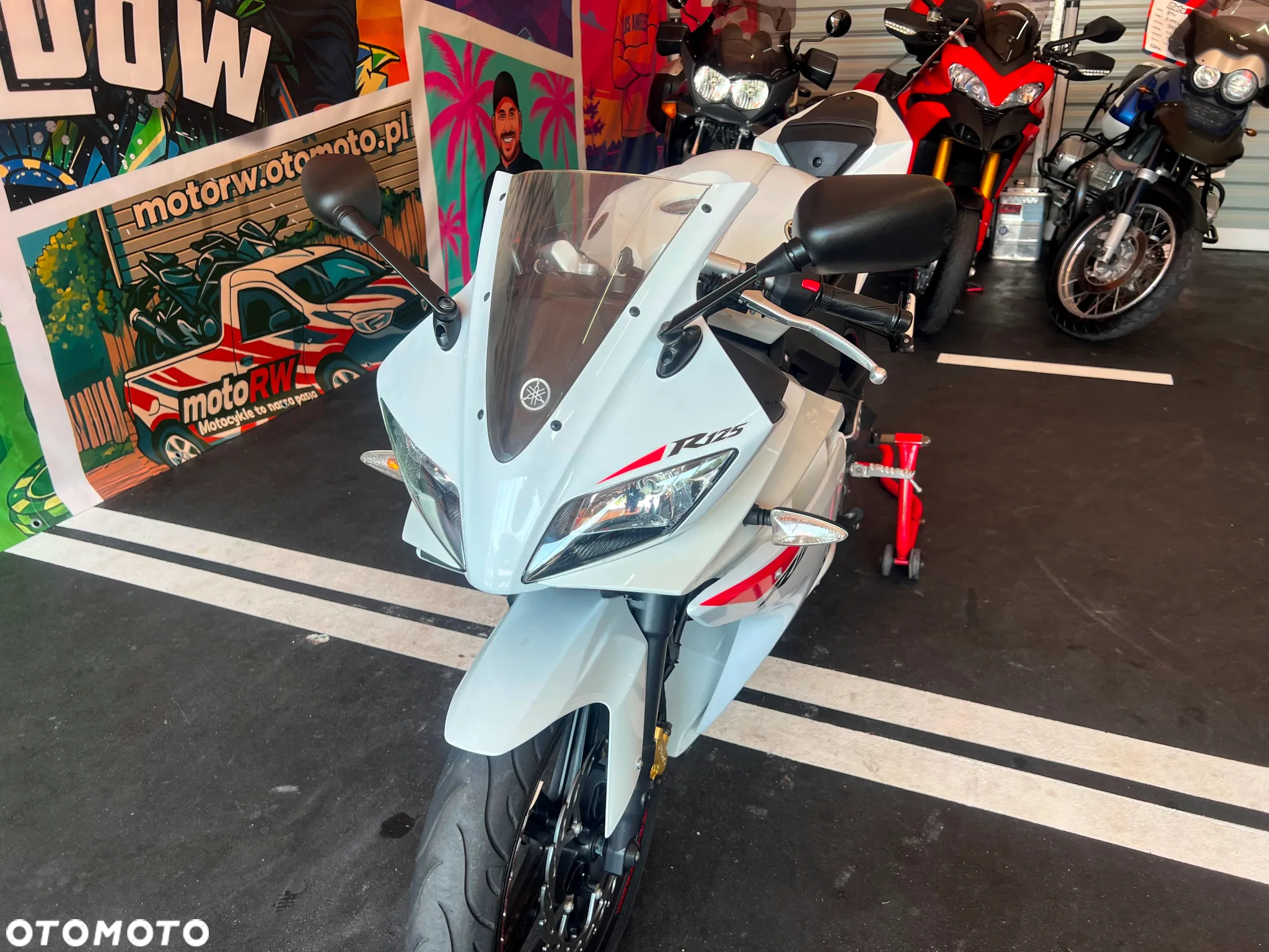 Yamaha YZF - 17