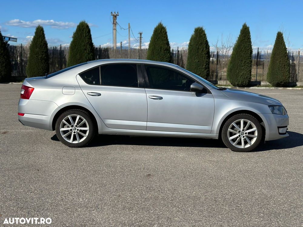 Skoda Octavia 1.6 TDI Elegance DSG - 3
