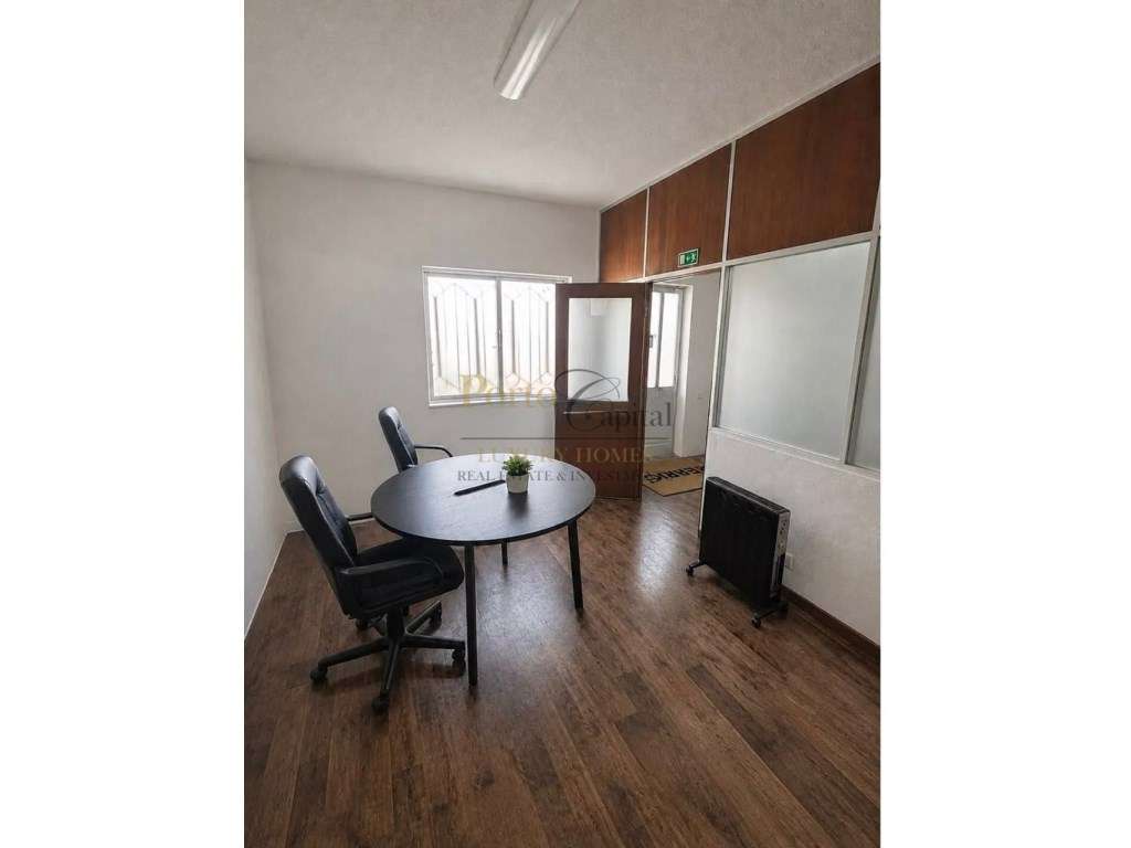 ARMAZÉM PARA ARRENDAMENTO EM ALFENA | 1.000 M² - Grande imagem: 2/21