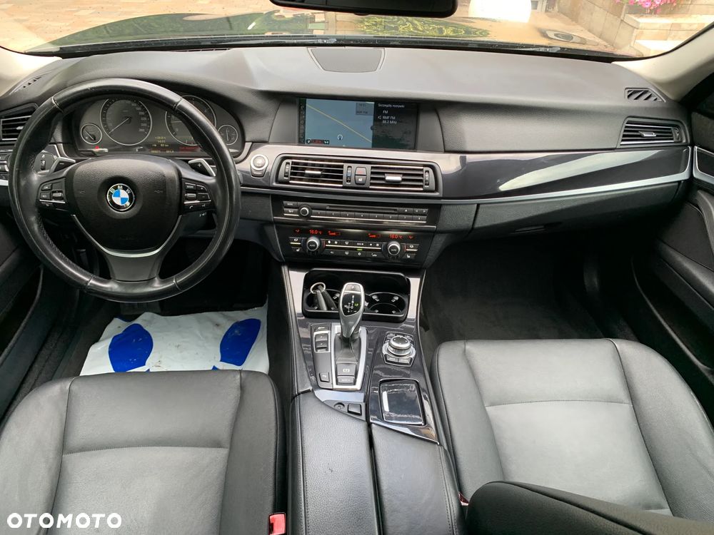 BMW Seria 5 525d - 14