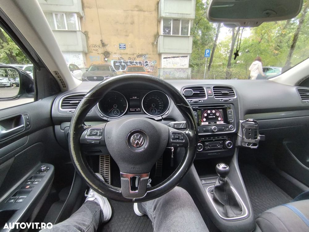 Volkswagen Golf 1.6 TDI DPF Highline - 17