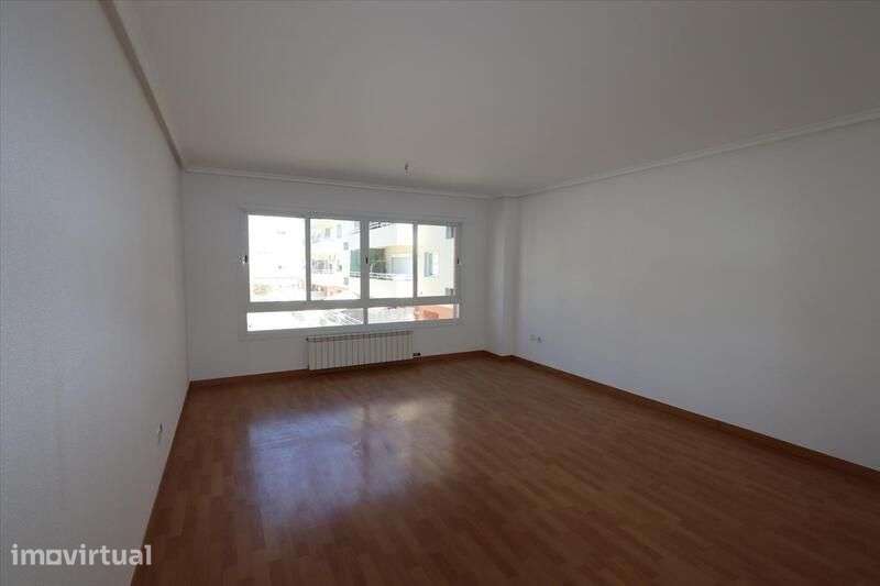 Apartamento T3 em Alhos Vedros | Garagem e arrumos - Grande imagem: 2/11