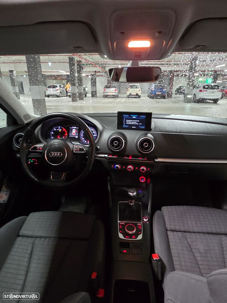 Audi A3 1.6 TDI ultra Attraction - 10
