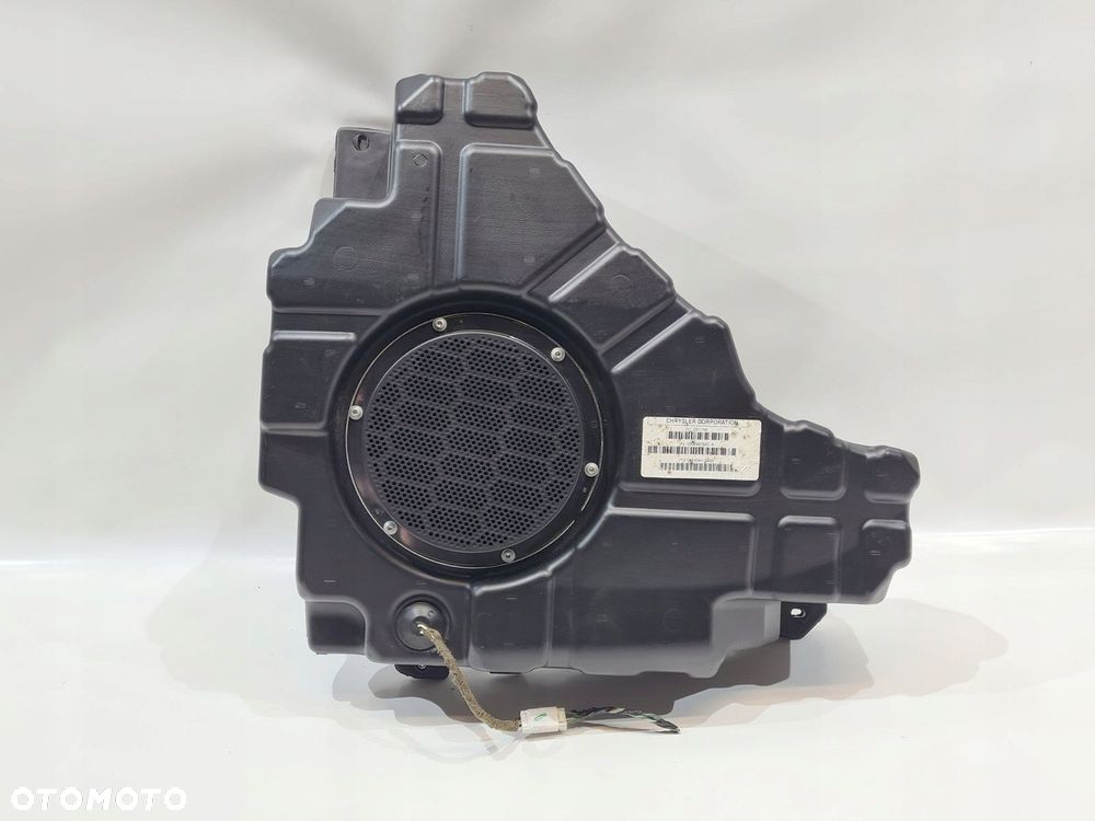 subwoofer jeep grand cherokee wk2 11r 05064610ac - 1