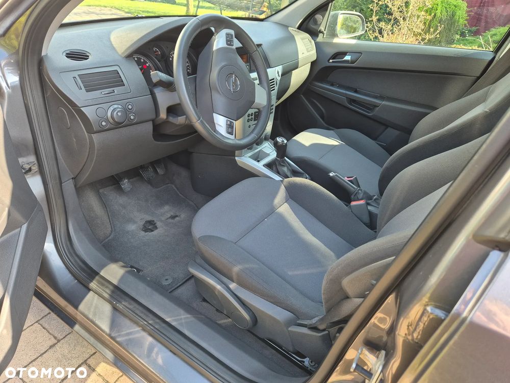 Opel Astra 1.4 Essentia - 5