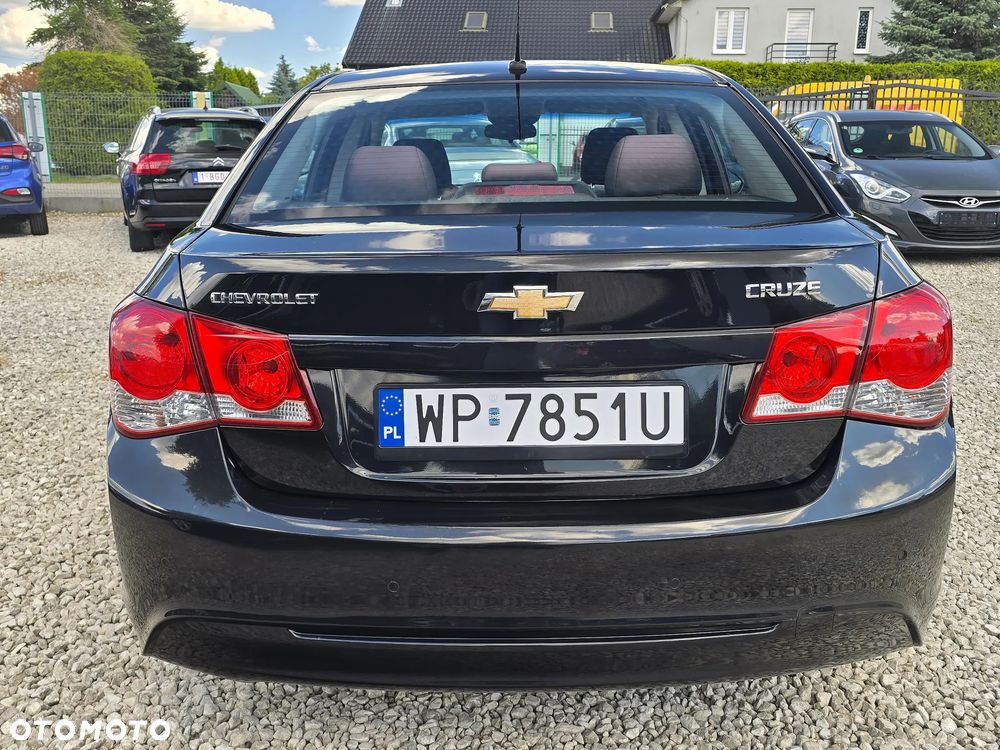 Chevrolet Cruze 1.6 - 9