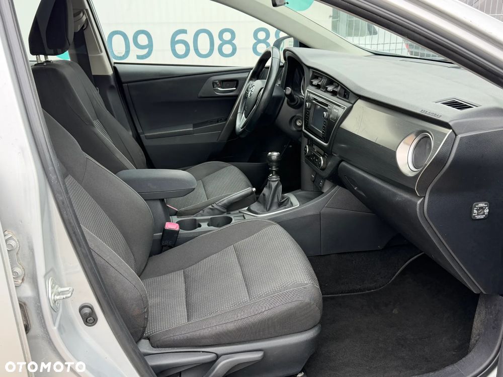 Toyota Auris 1.4 D-4D Design Edition - 13