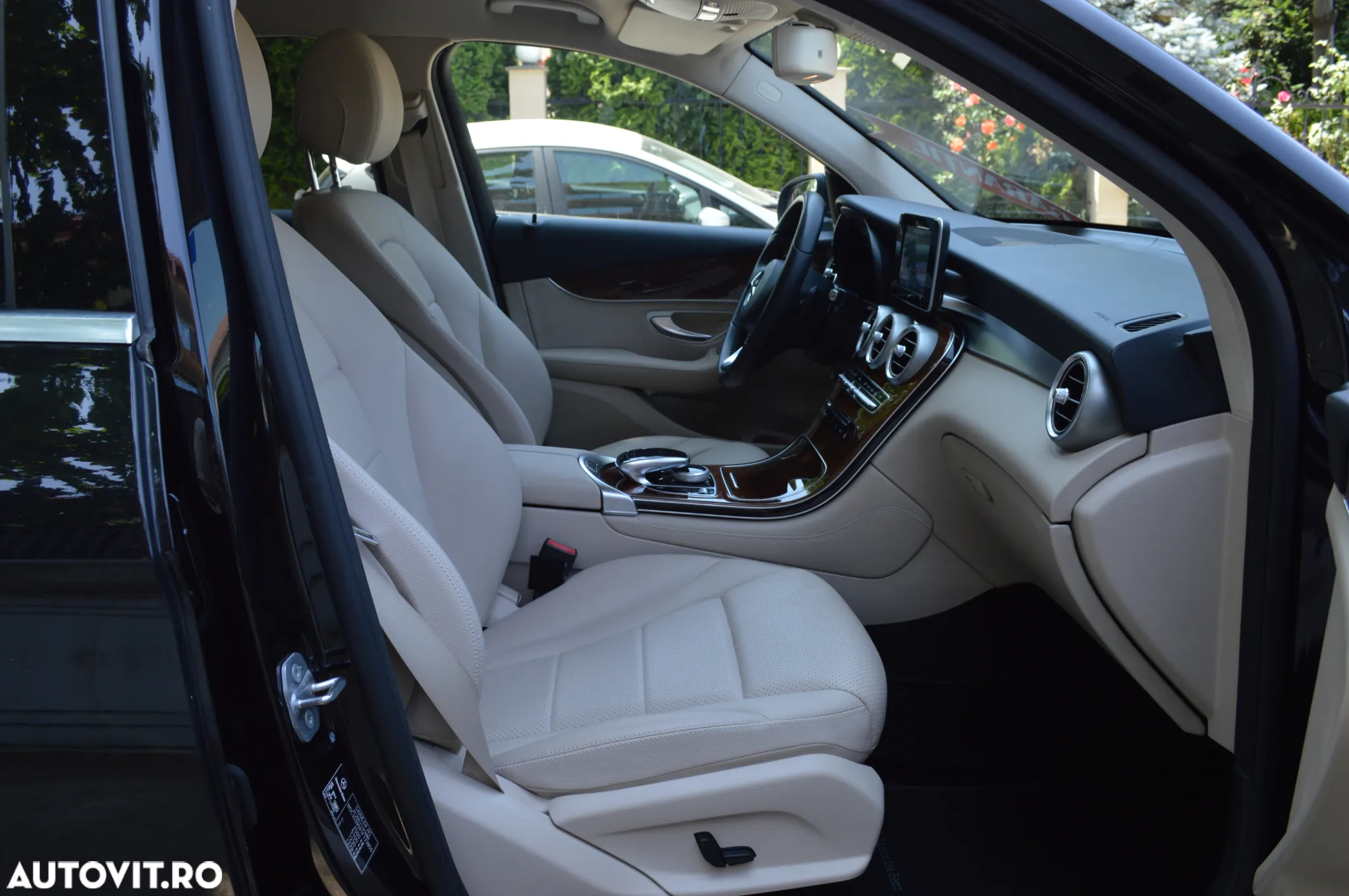 Mercedes-Benz GLC 250 d 4Matic 9G-TRONIC Exclusive - 31