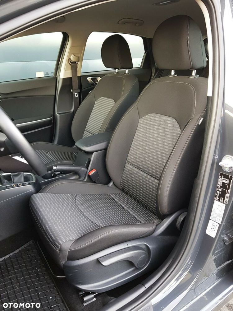 Kia Ceed 1.5 T-GDI M - 17
