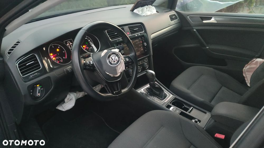 Volkswagen Golf Variant - 12