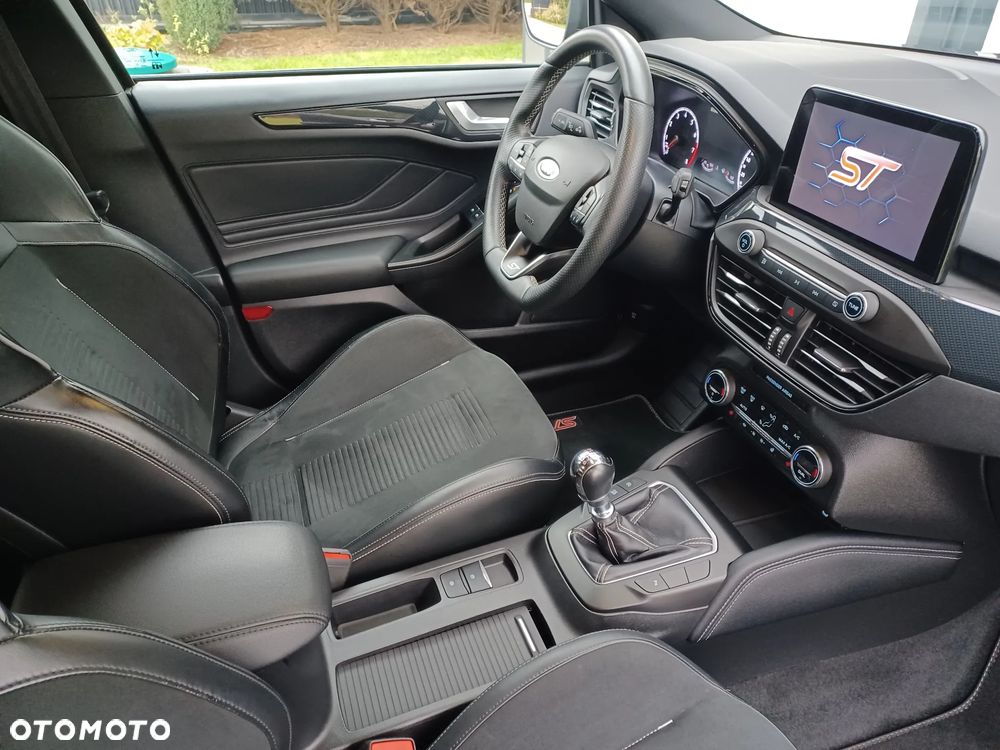 Ford Focus 2.3 EcoBoost S&S ST Edition - 8