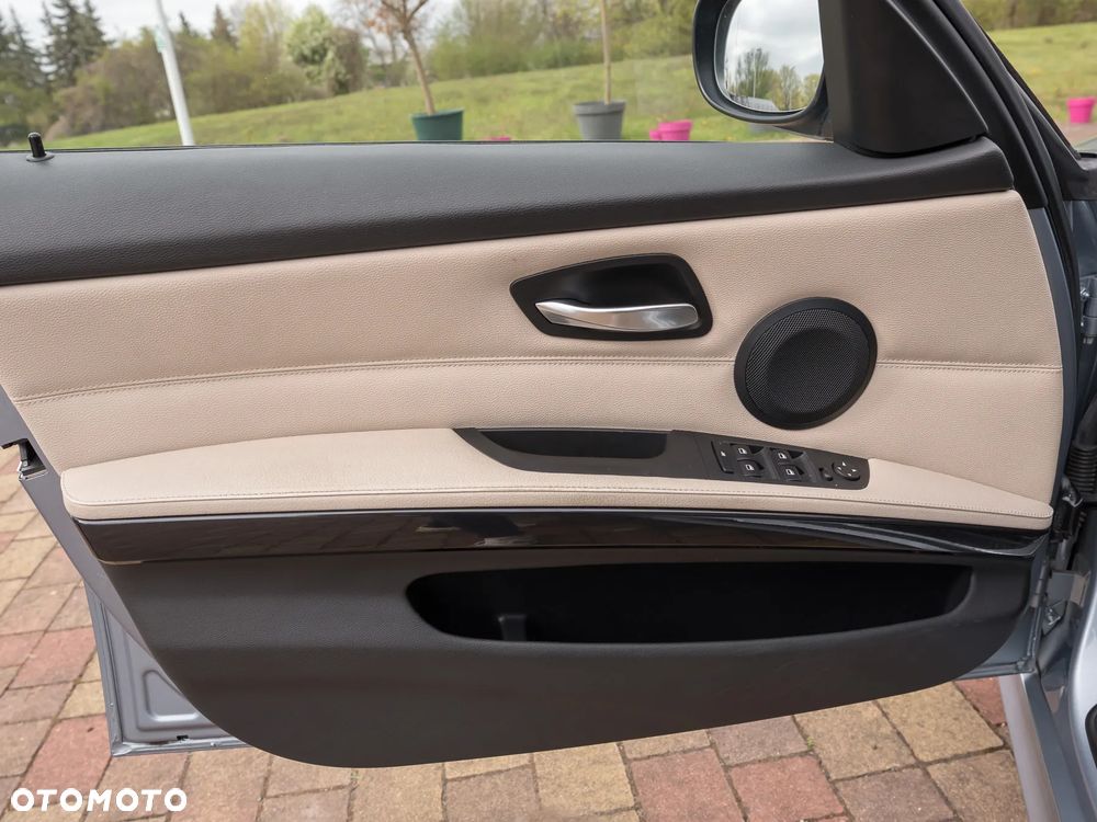 BMW Seria 3 318i Edition Exclusive - 31