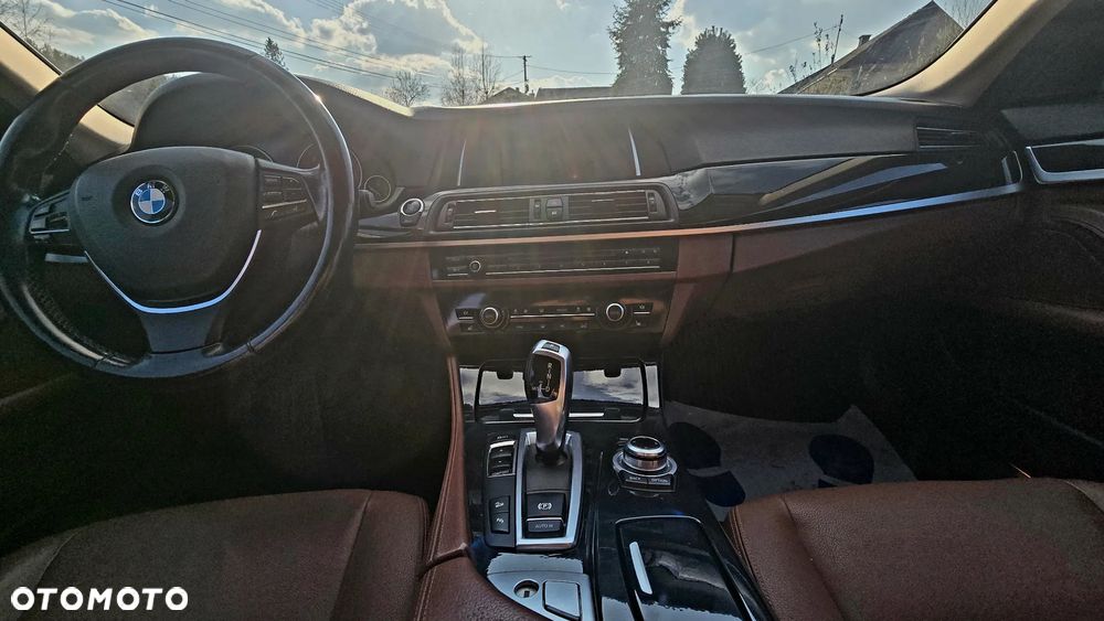 BMW Seria 5 520d xDrive - 18