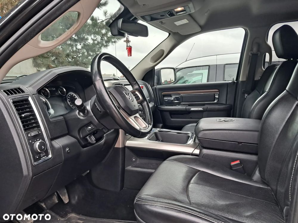 Dodge RAM 1500 5.7 4x4 - 8