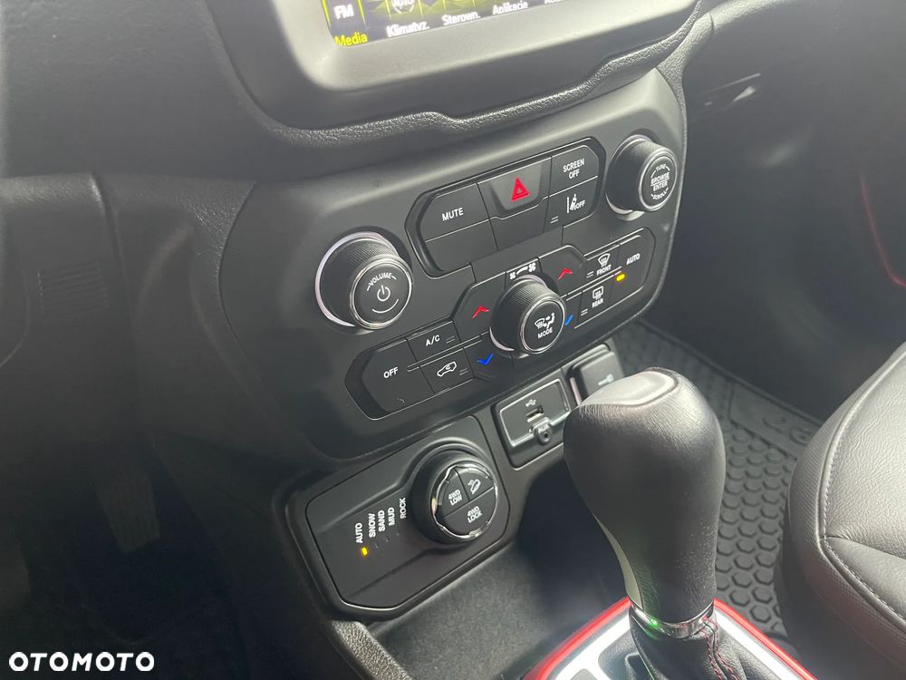 Jeep Renegade - 10
