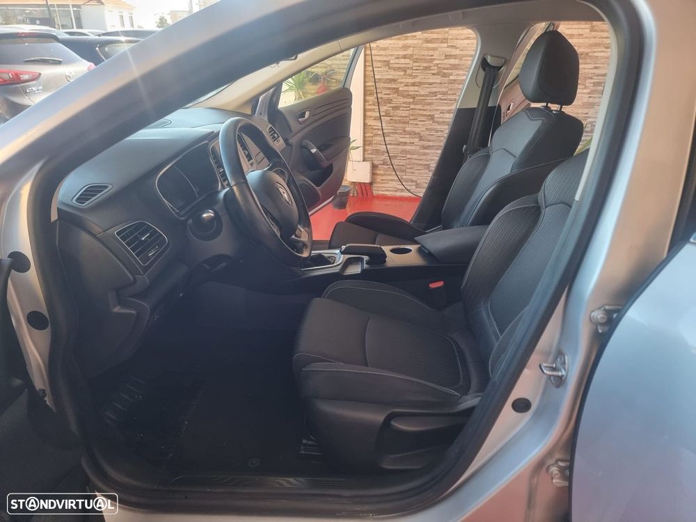 Renault Mégane 1.5 Blue dCi Limited EDC - 9