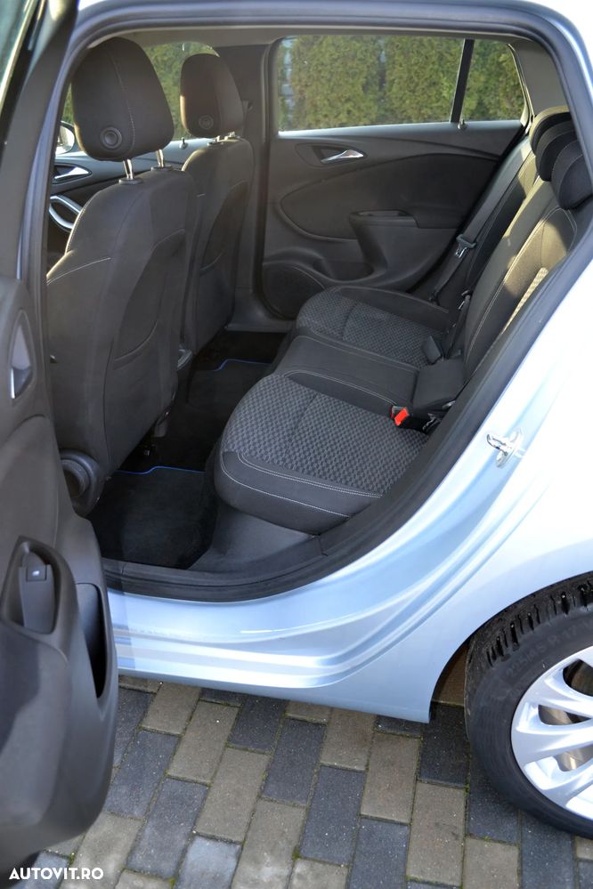 Opel Astra 1.6 D Start/Stop Dynamic - 10