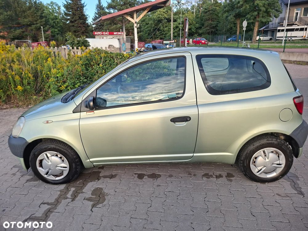Toyota Yaris 1.0 Base - 2