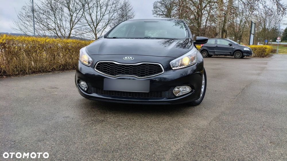 Kia Ceed 1.6 CRDi 128 Dream Team Edition - 24