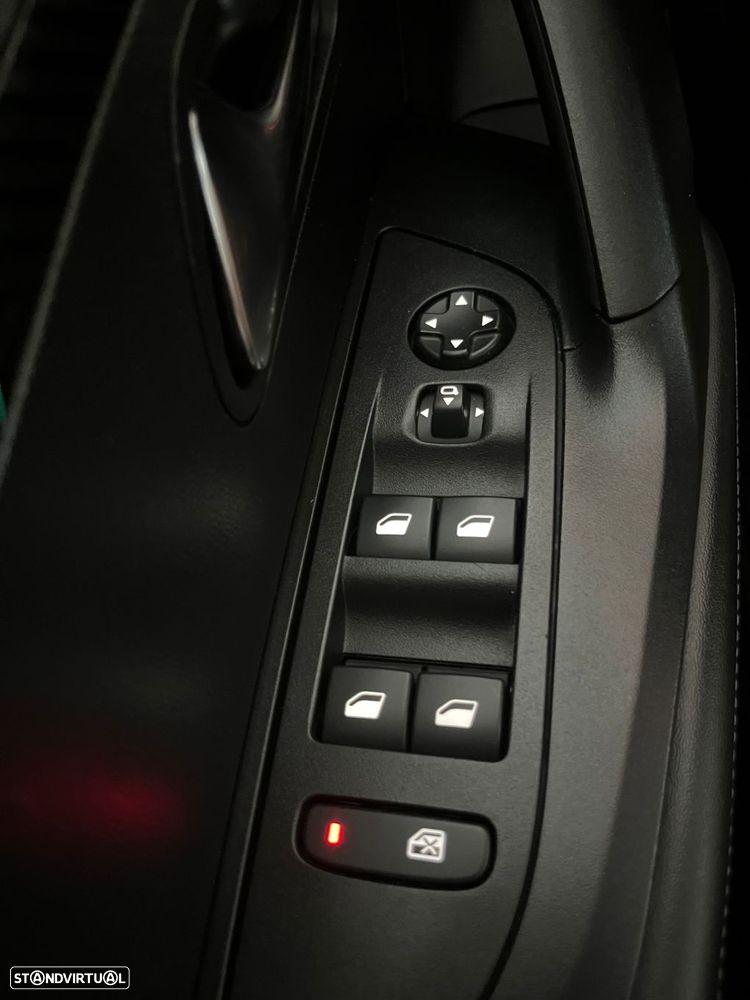 Peugeot 2008 1.5 BlueHDi Allure Pack EAT8 - 20