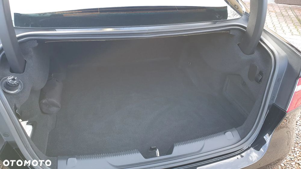 Jaguar XE 2.0 D Prestige - 19