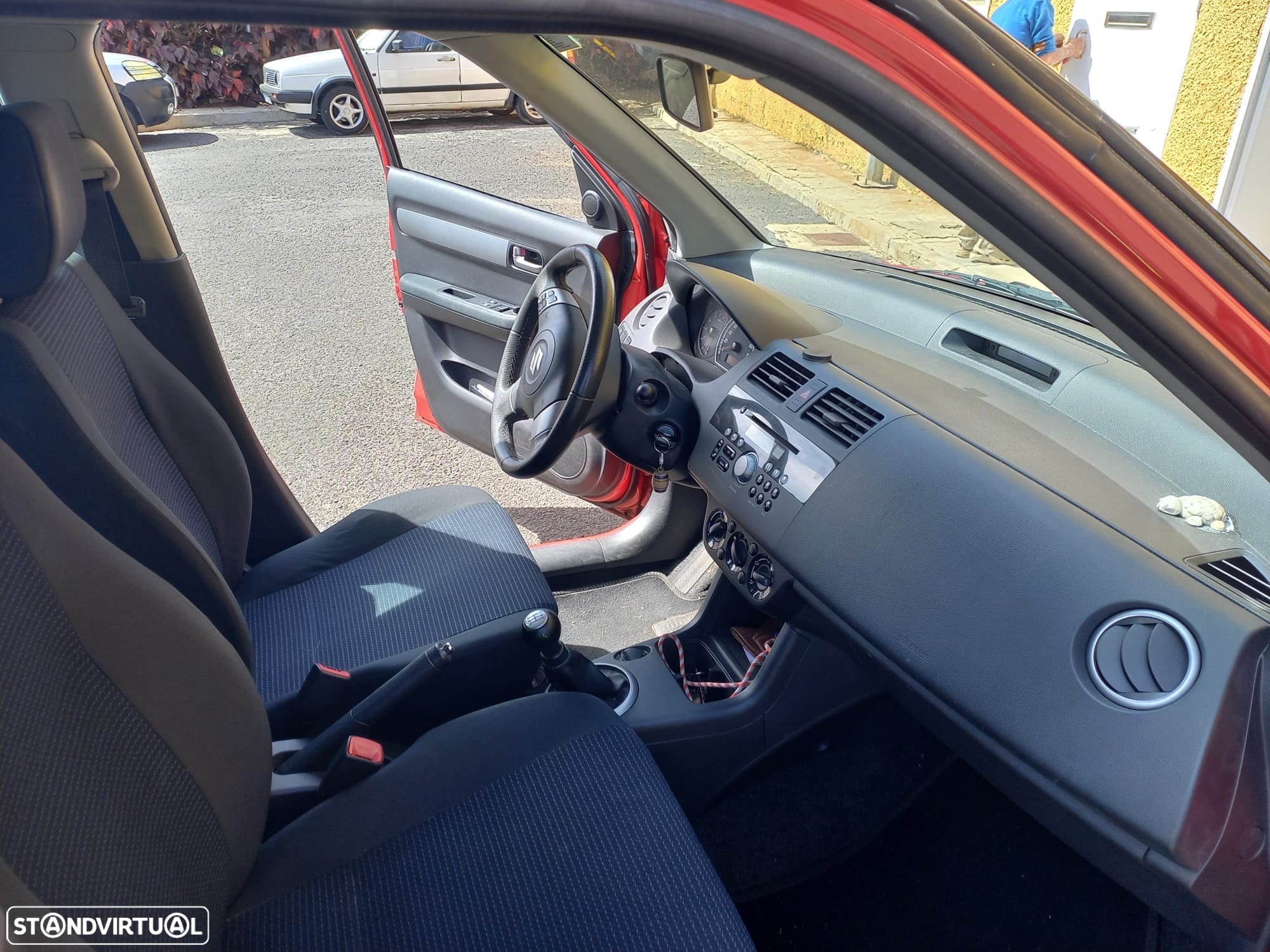 Suzuki Swift 1.3 16V GL - 9