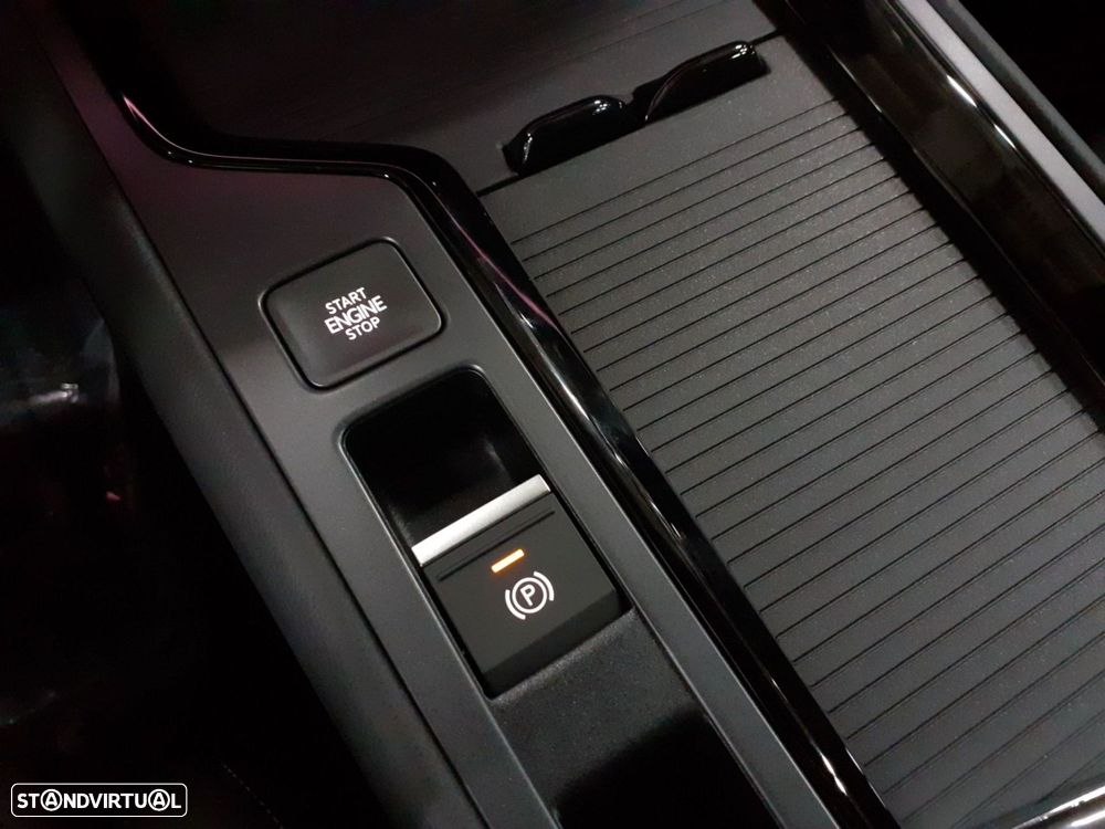 VW Passat Variant 1.5 TSI eHybrid R-Line DSG - 21