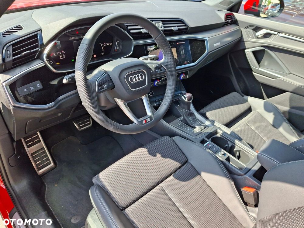 Audi Q3 Sportback - 13
