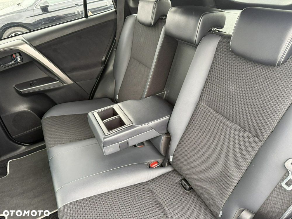 Toyota RAV4 Hybrid Premium 4x2 - 18