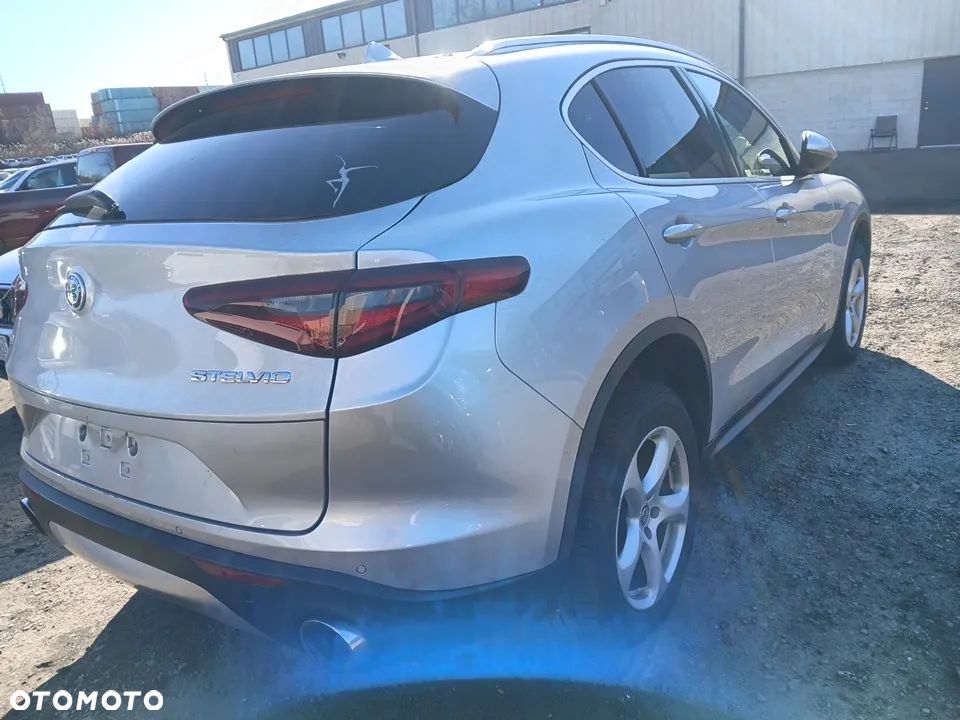 Alfa Romeo Stelvio - 28