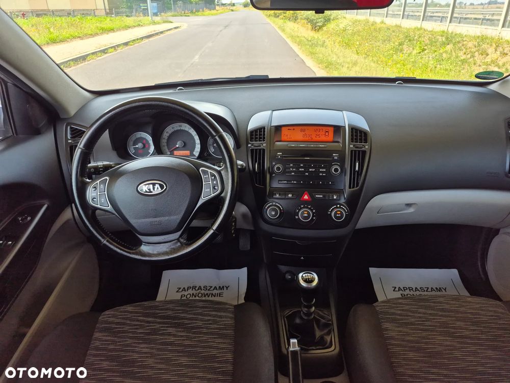 Kia Ceed - 7