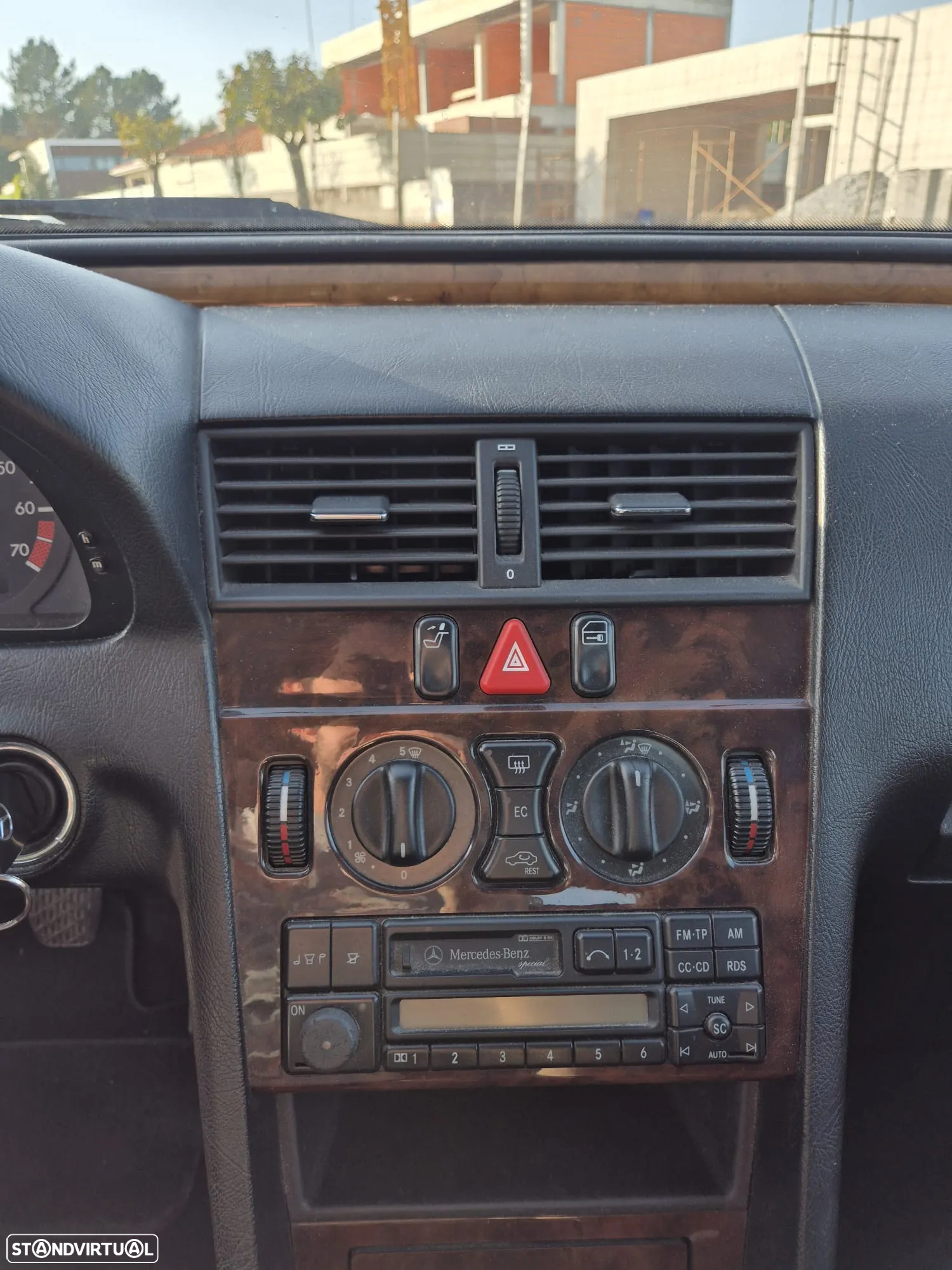 Mercedes-Benz C 180 Elegance - 3