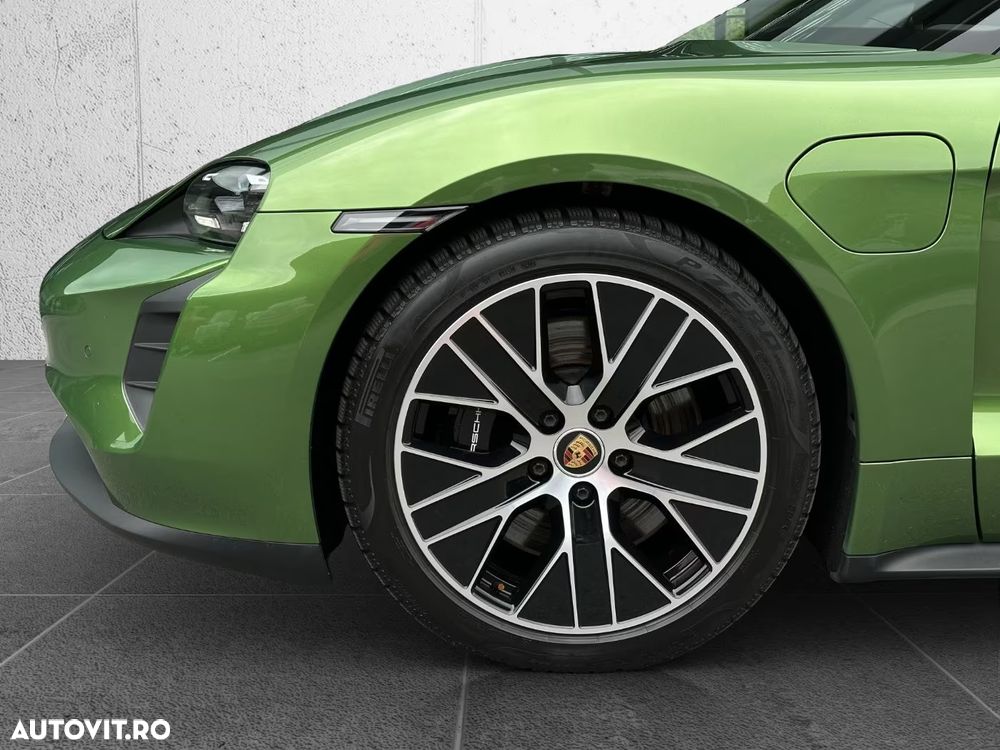 Porsche Taycan - 7