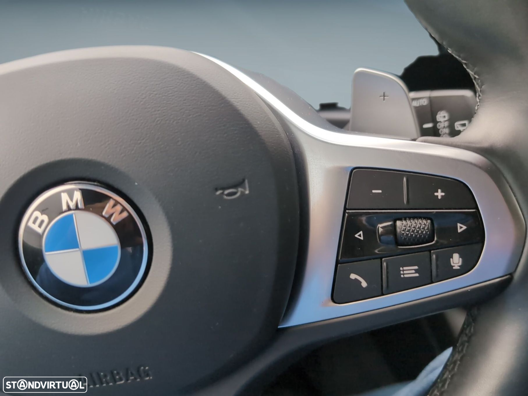 BMW 320 d Touring Pack Desportivo M Auto - 23