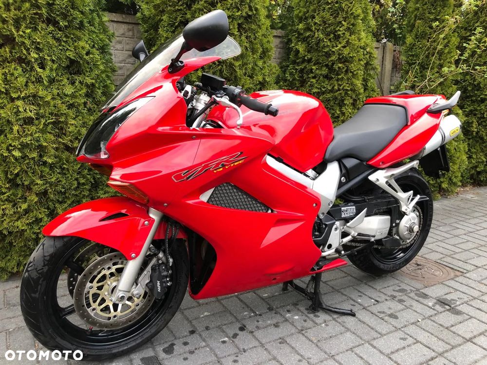 Honda VFR - 12
