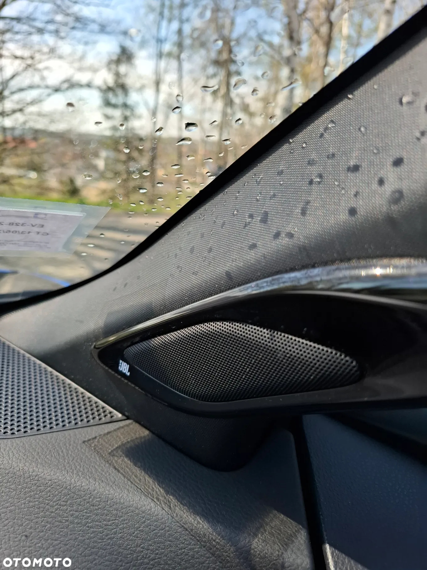 Toyota C-HR 1.8 Hybrid Neon Lime powered by JBL - 15