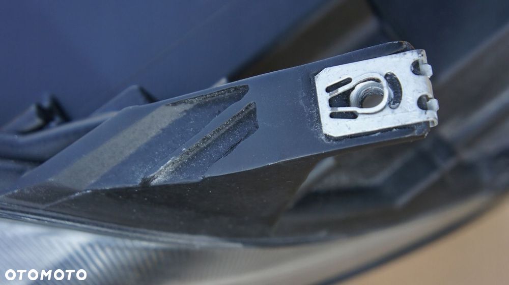 PRZEDNIA LEWA PRAWA LAMPA DACIA DUSTER II - 5