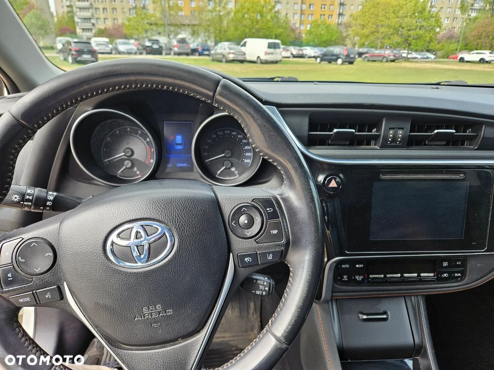 Toyota Auris 1.6 Prestige - 18