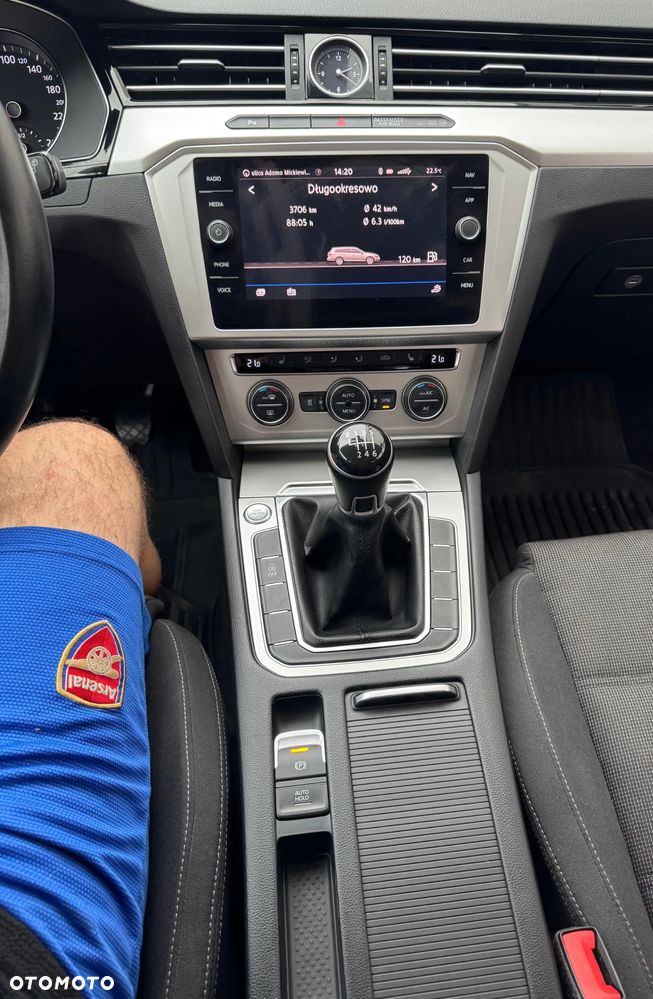 Volkswagen Passat - 16