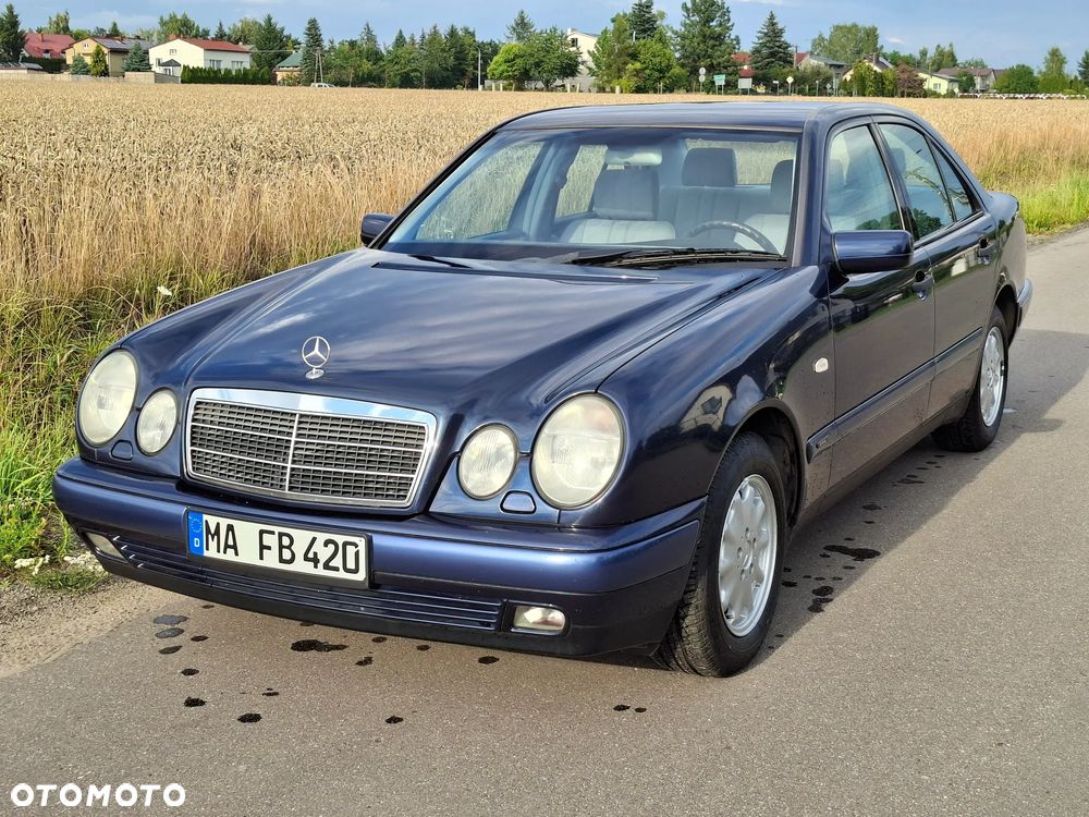 Mercedes-Benz Klasa E 240 Classic - 3