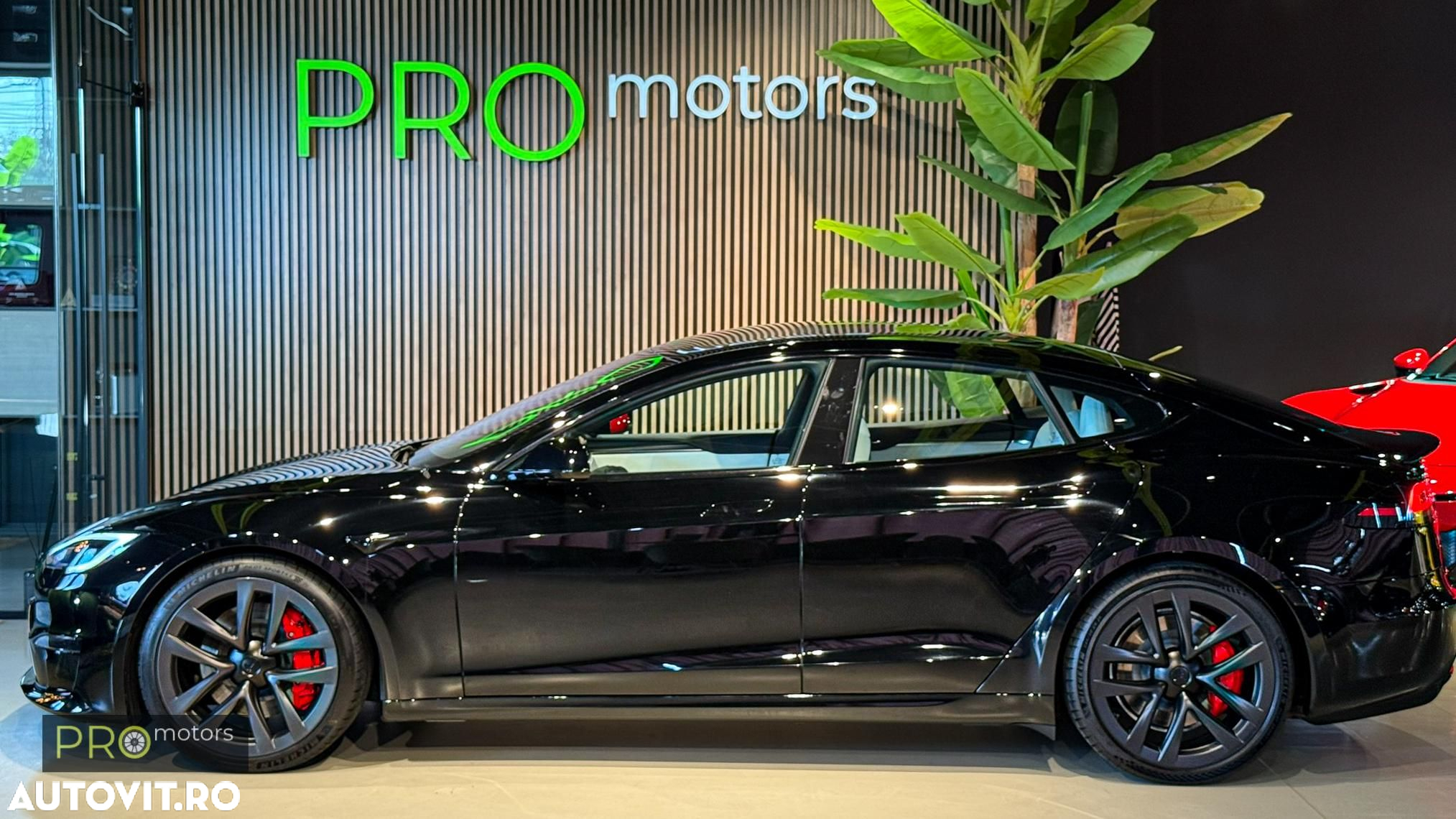 Tesla Model S Plaid - 8