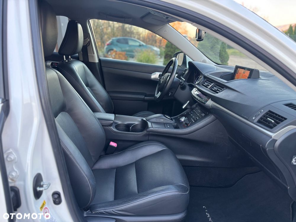 Lexus CT 200h Prestige - 25