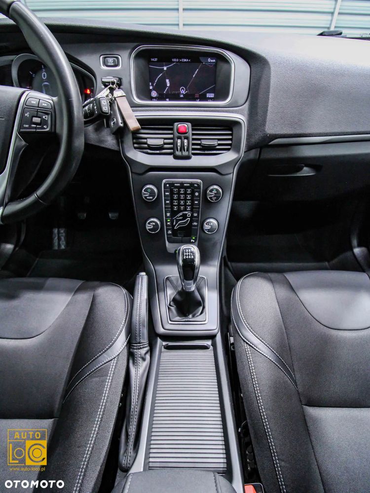 Volvo V40 D2 Momentum - 16