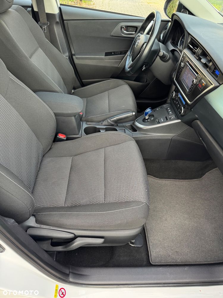 Toyota Auris 1.8 HSD Luna - 23