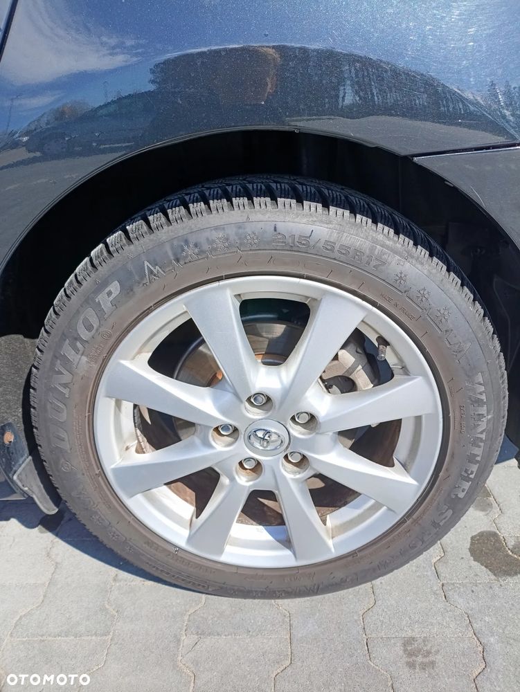 Toyota Avensis 2.0 D-4D 2010 - 13