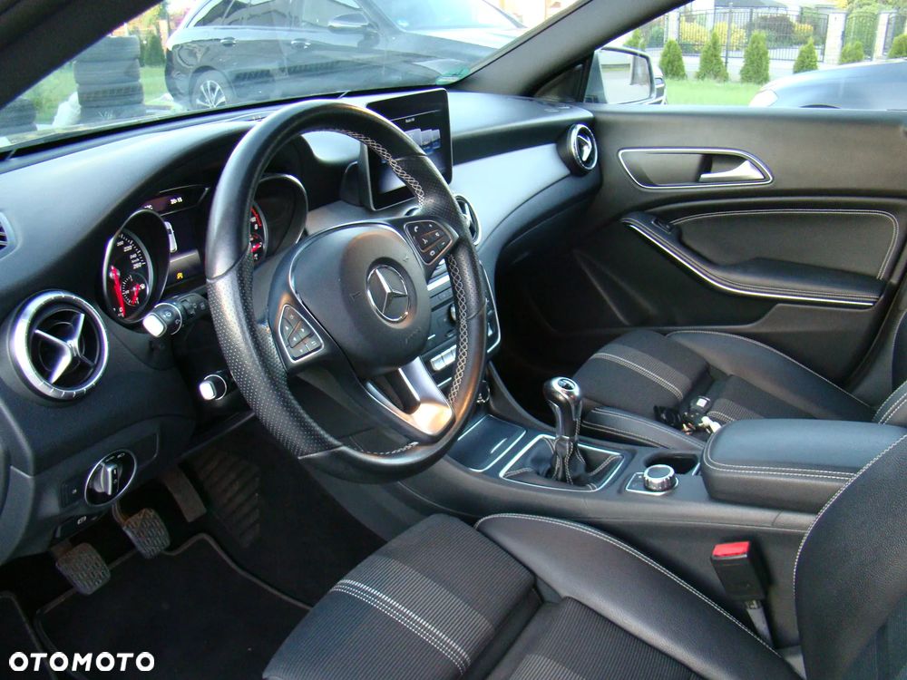 Mercedes-Benz CLA - 22