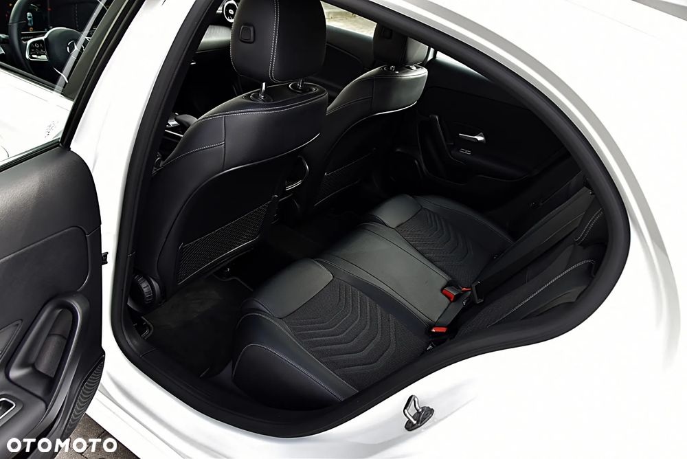 Mercedes-Benz Klasa A 200 7G-DCT - 23