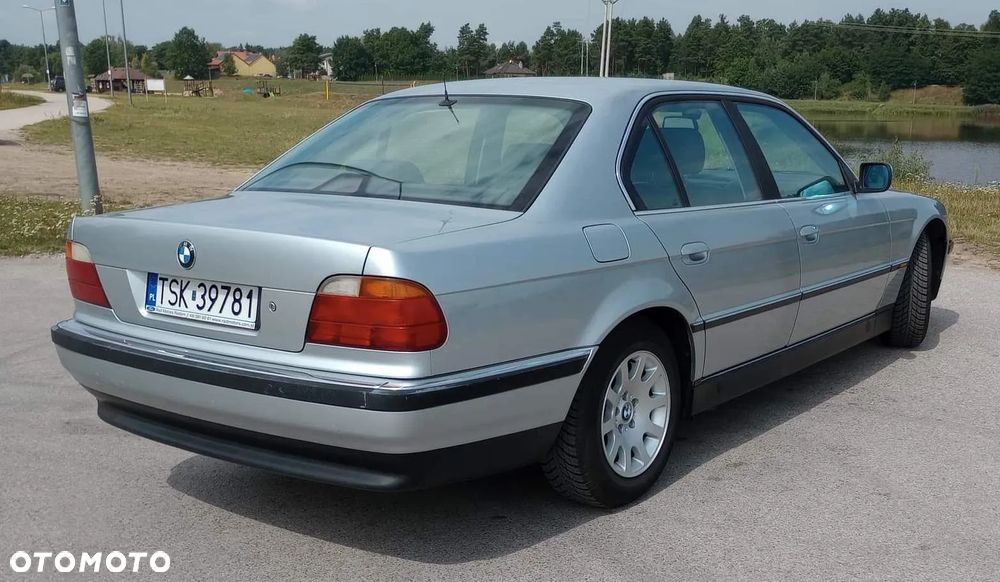 BMW Seria 7 - 18